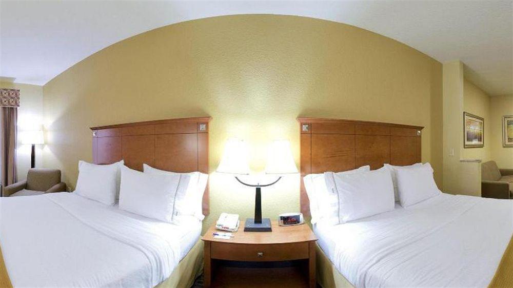 Holiday Inn Express Mccomb By Ihg Экстерьер фото
