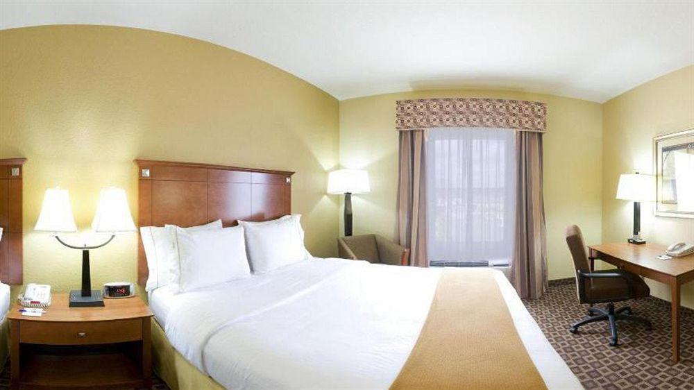 Holiday Inn Express Mccomb By Ihg Экстерьер фото