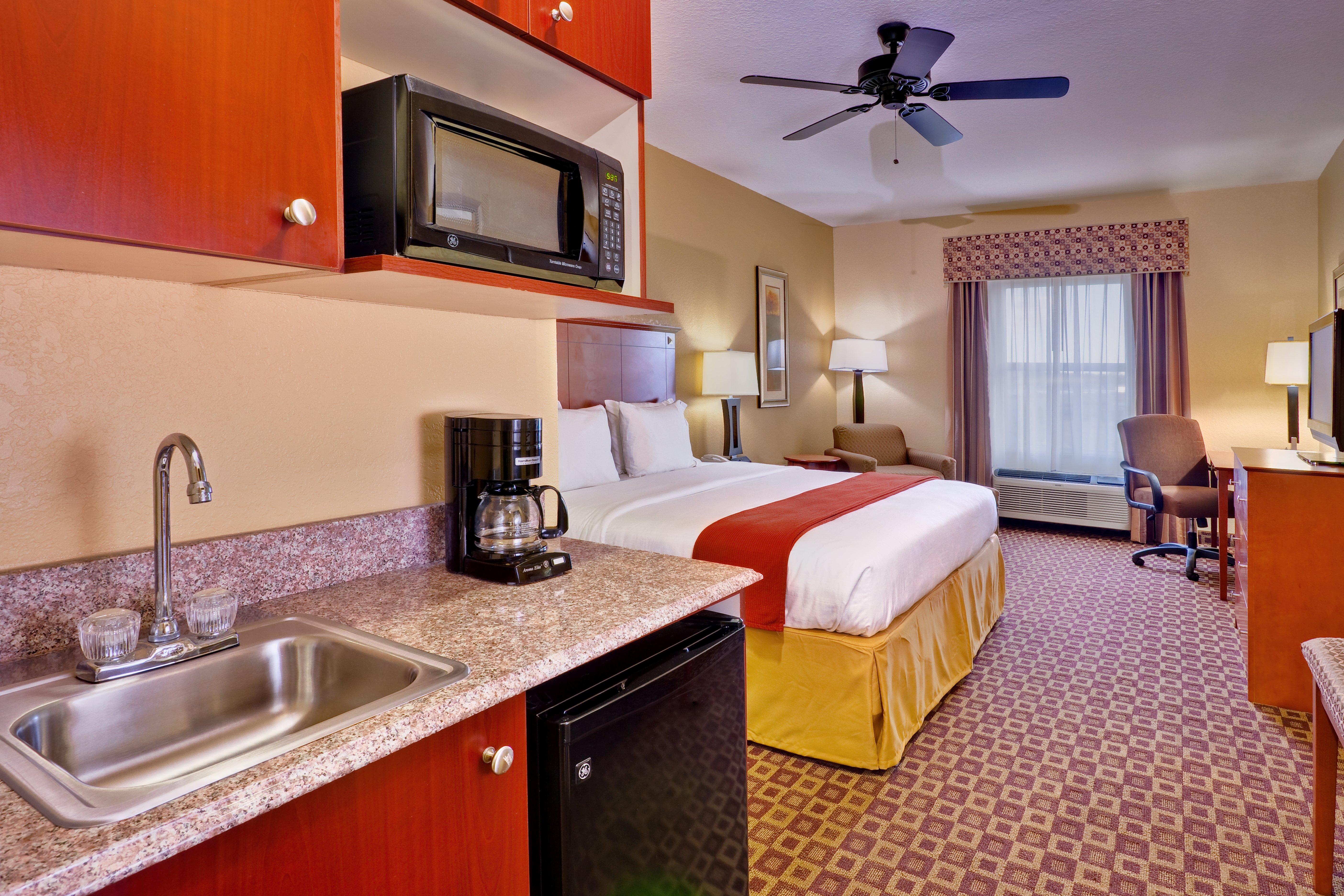 Holiday Inn Express Mccomb By Ihg Экстерьер фото