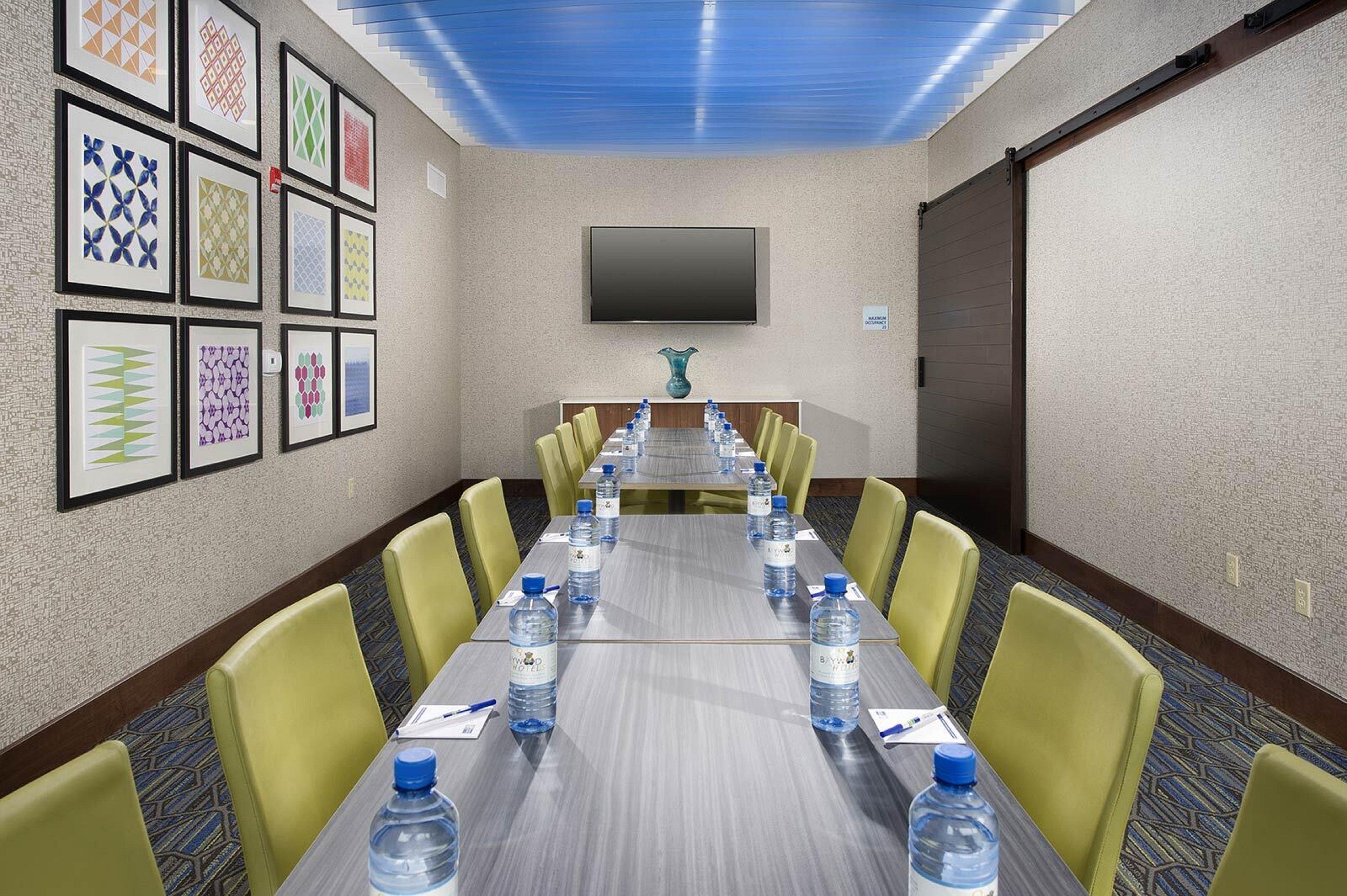 Holiday Inn Express Mccomb By Ihg Экстерьер фото