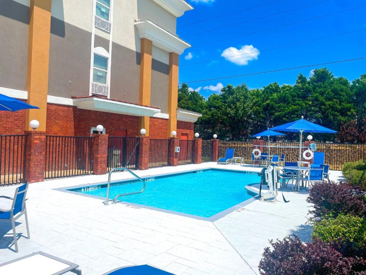 Holiday Inn Express Mccomb By Ihg Экстерьер фото